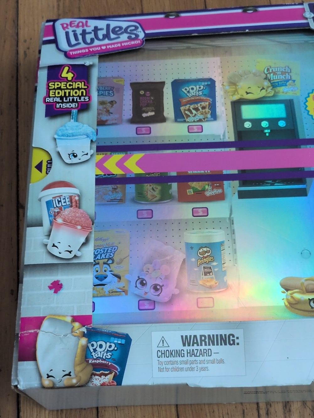 Real Littles Metallic Mystery Micro Mart Playset - Picture 2 of 10